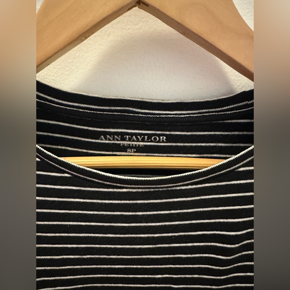 Y2K Vintage Ann Taylor Classic Black and White Striped Top 100% Cotton (SP) - Picture 2 of 6